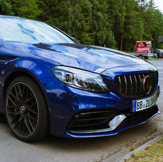 Illustration for article titled The 2019 Mercedes-AMG C63 Gets a New Mouth and More Gears